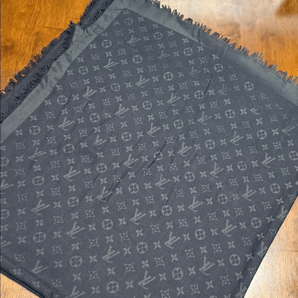 Black Shawl